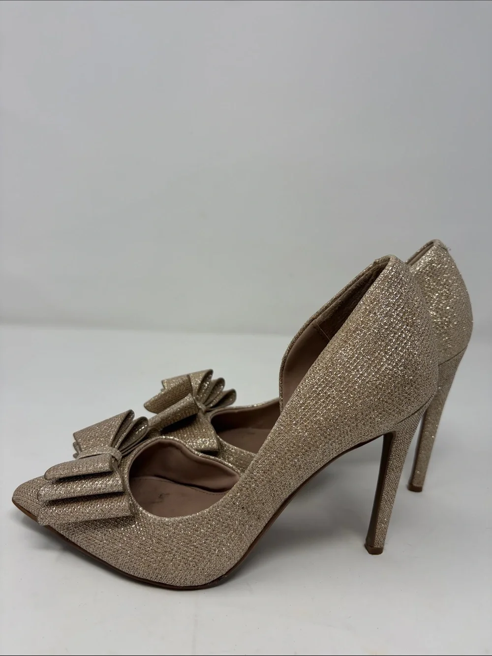 Betsey Johnson Champagne Glitter Bow Pointed-Toe Heeled Pumps Size 7